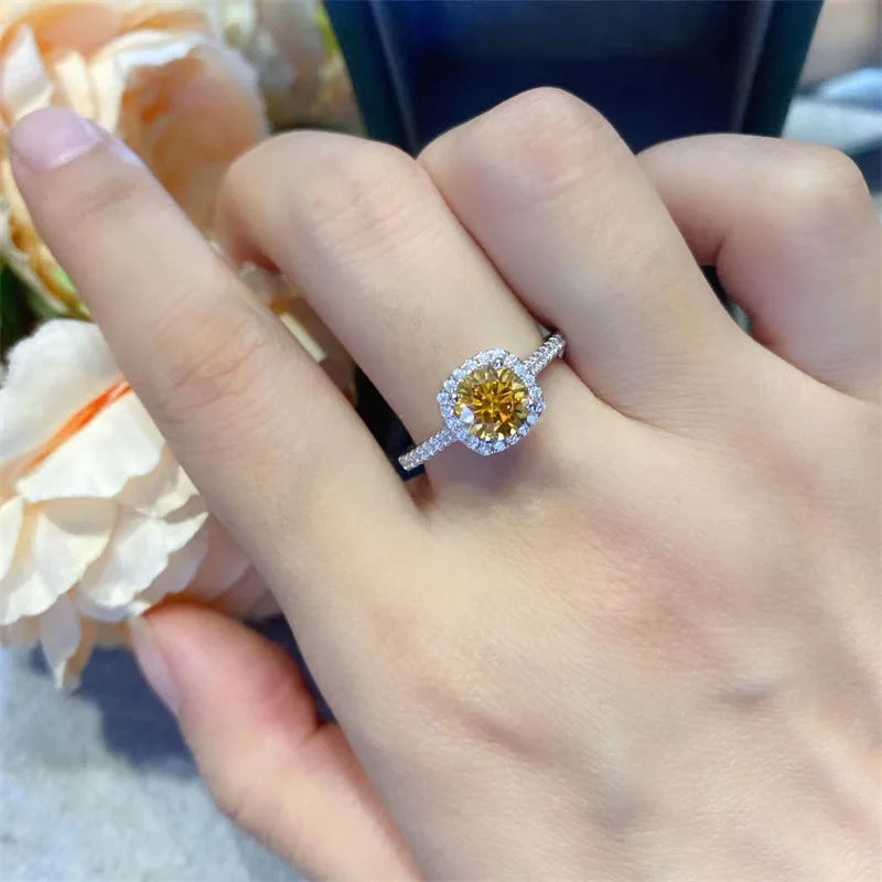 光環黃色 Asscher 莫桑石戒指