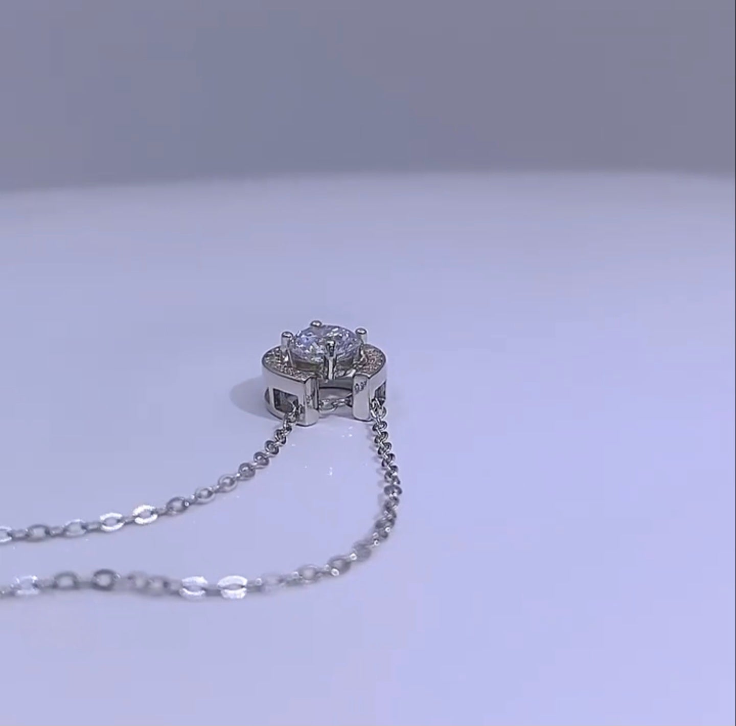 قلادة مويسانيتي S925