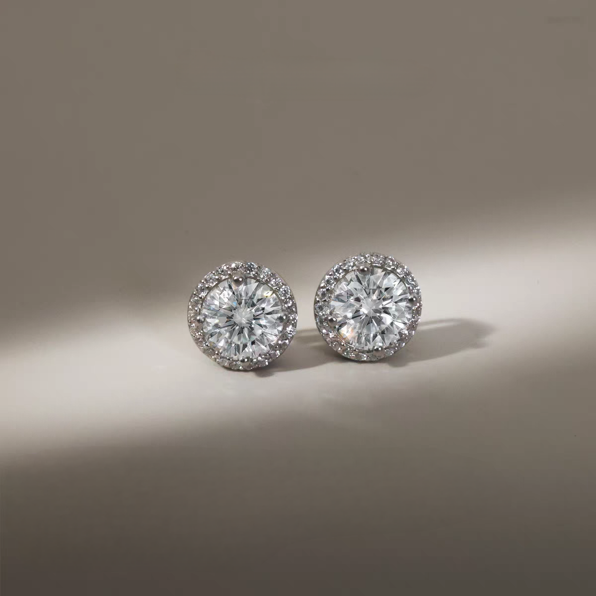 S925 Halo Moissanite Stud Earrings