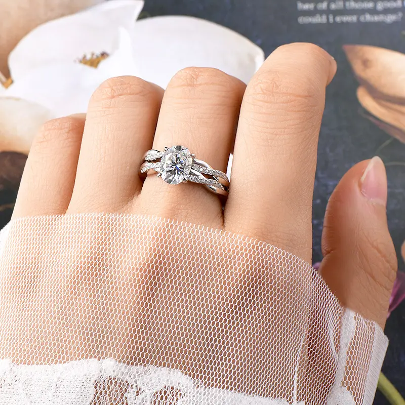 Daily 2ct Oval Moissanite Ring Set