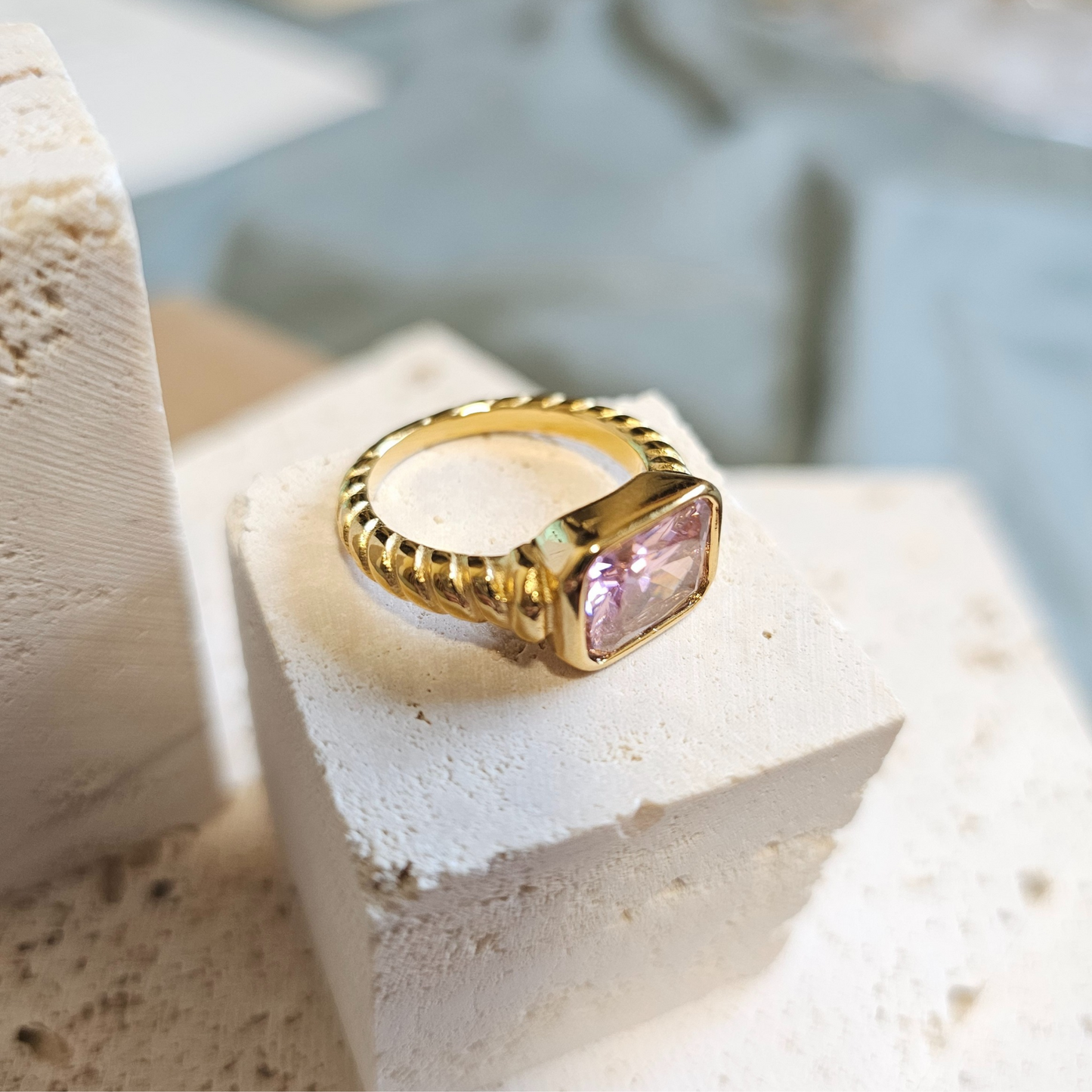 Vintage Zircon Twisted Band Ring