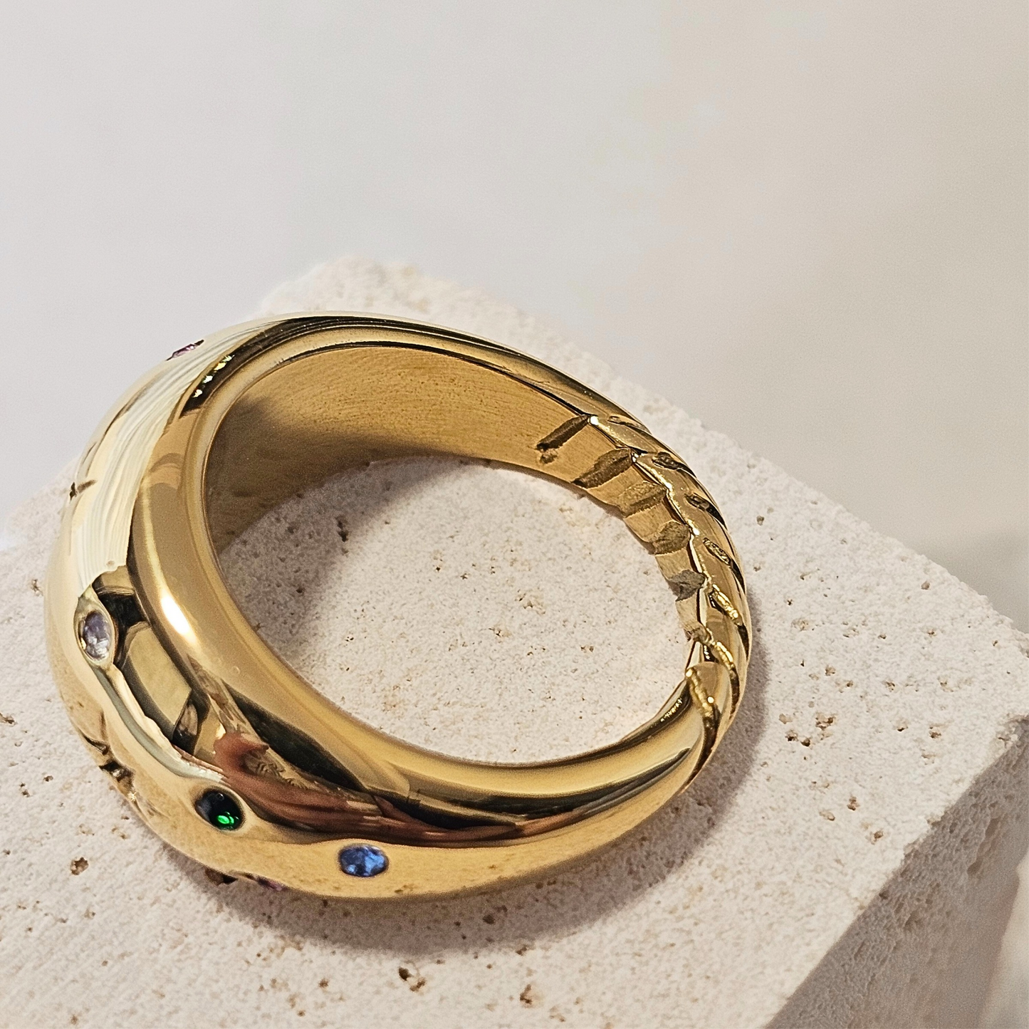 Multicolor Star Cluster Ring
