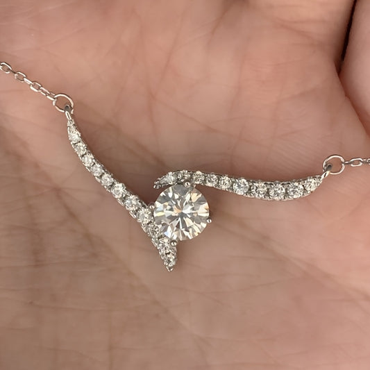 Special 1ct Round Cut Moissanite Pendant Necklace