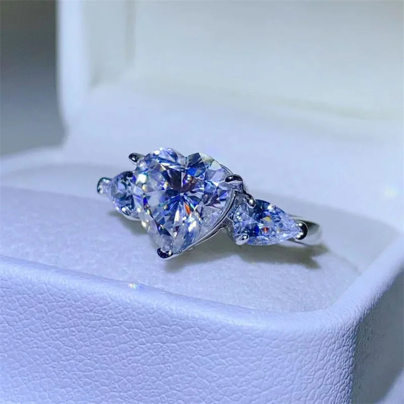 Truda White Heart 1-3ct Moissanite Ring