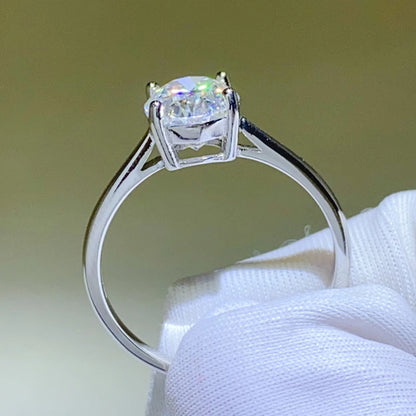Solitaire Oval Moissanite Ring