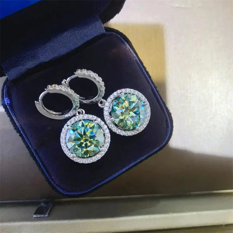 Pendientes colgantes de moissanita de 0,5 a 5 ct con halo de amor