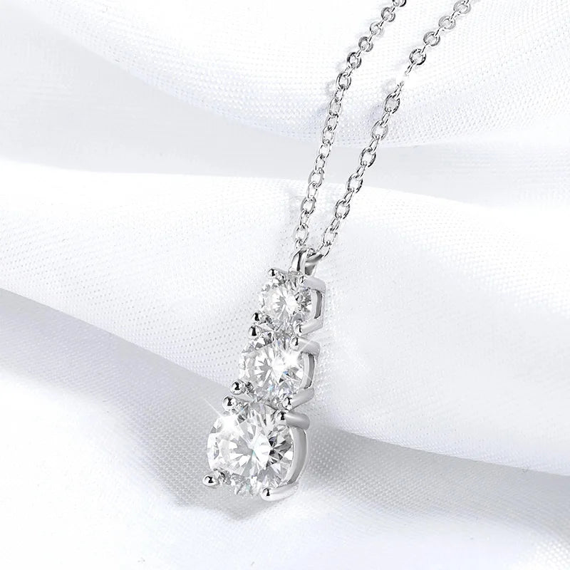 Three Round cut tcw1.8cttw  Zircon Moissanite Necklace