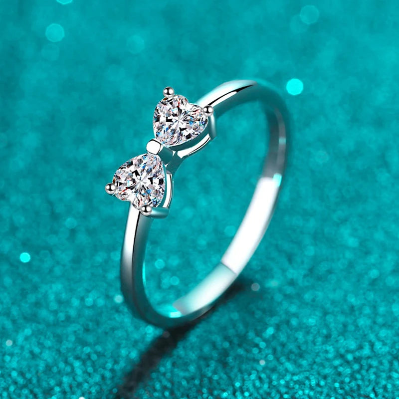 Sparkles 0.8ct Heart Cut Moissanite Rings