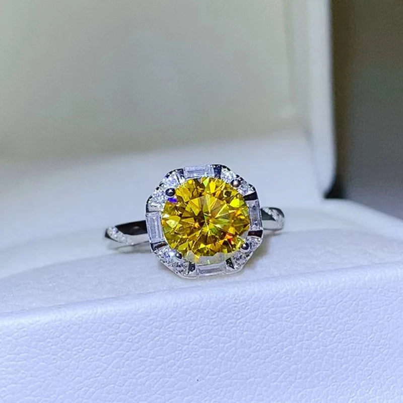 Truda Quanna Topaz Moissanite Ring