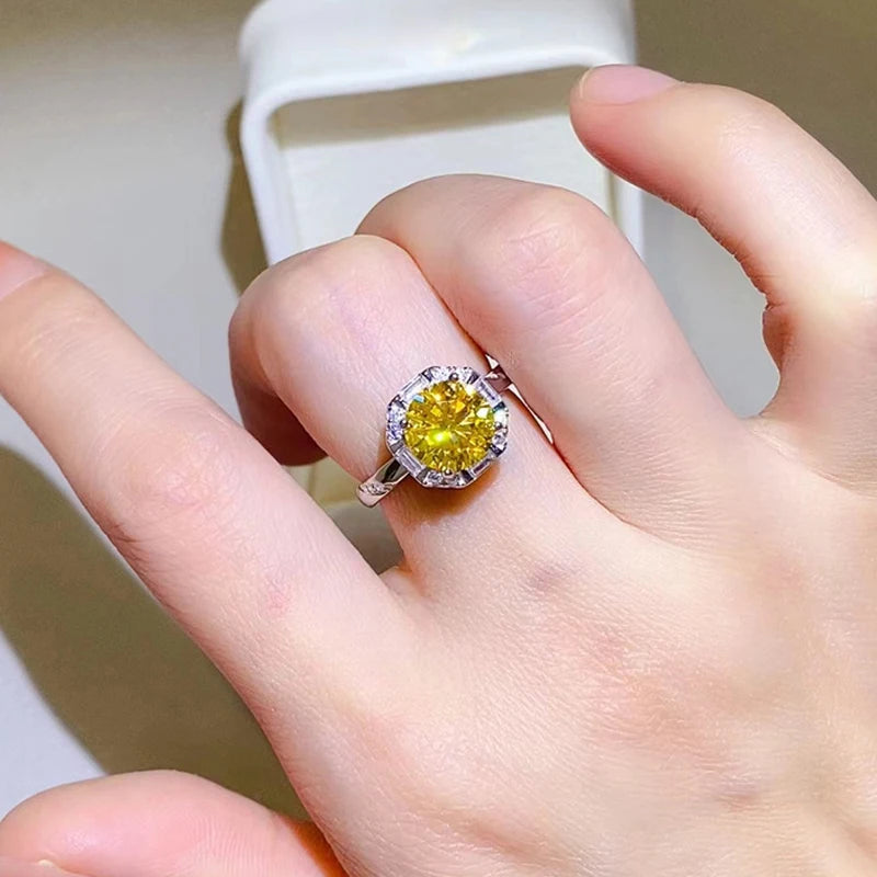 Truda Quanna Topaz Moissanite Ring