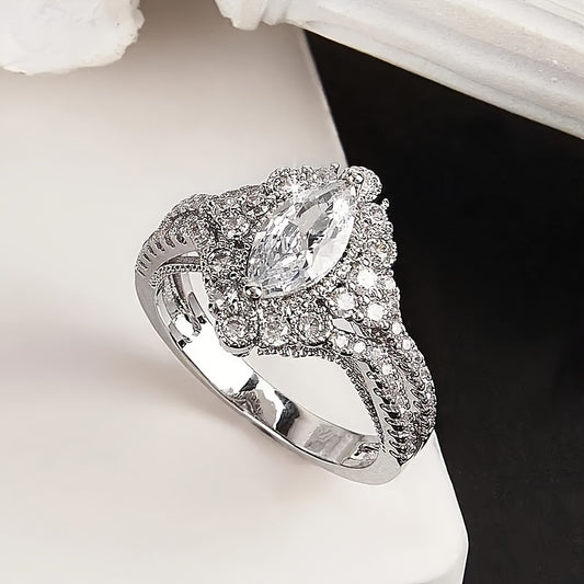 Luxurious 925 Sterling Silver Sparkling Cubic Zirconia Ring