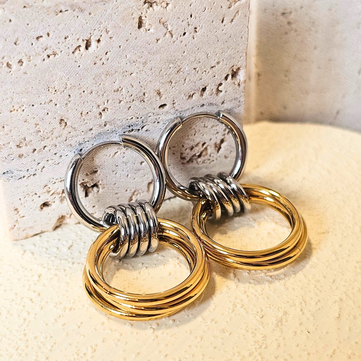Dual-Tone Interlocking Rings Hoop Earrings